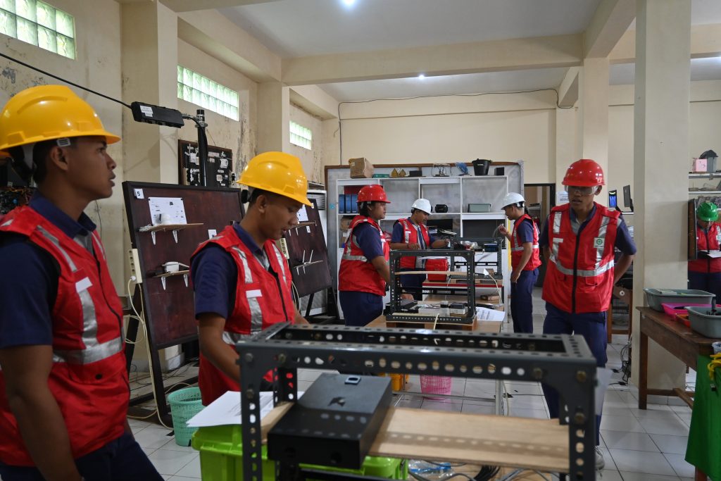 Praktek Siswa SMKN 3 Tabanan 